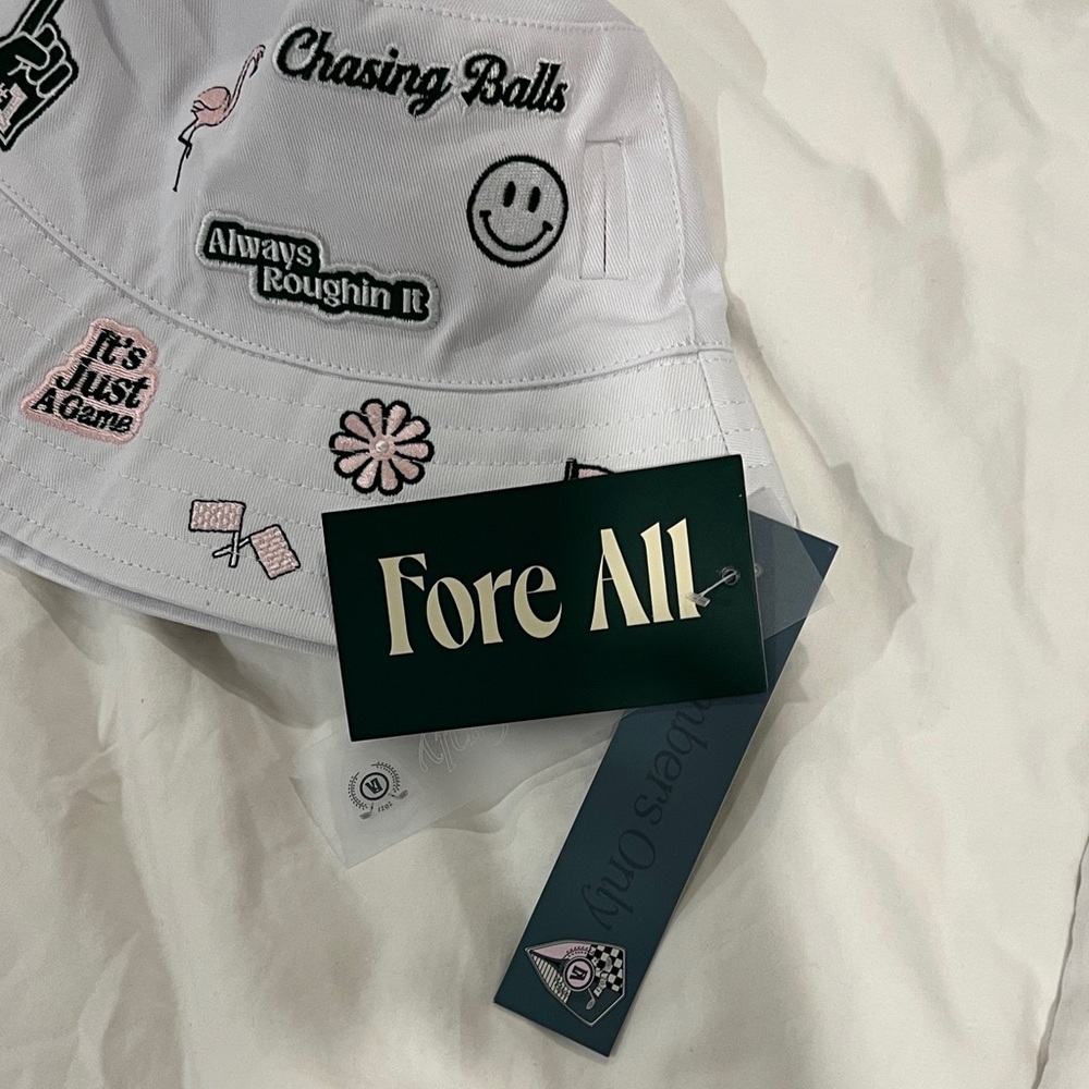 NWOT White Embroidered Bucket Hat with Green Accents - Picture 3 of 6